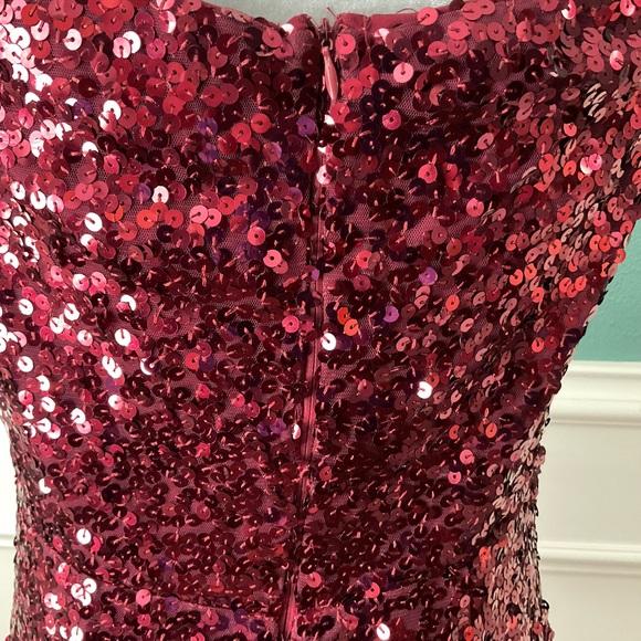 Maniju off the shoulder sequin gown with high side slit. Large - Picture 6 of 16